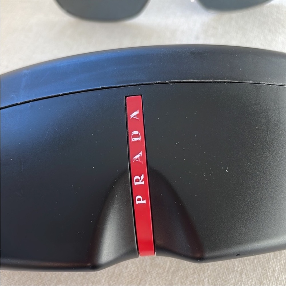 Authentic Prada sunglasses - Picture 7 of 9